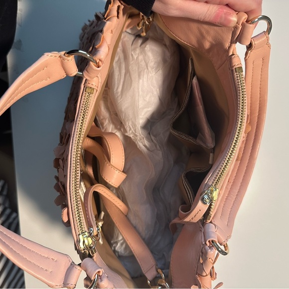 henri bendel Leather ruffled pink purse New W/o Tags - Picture 4 of 5